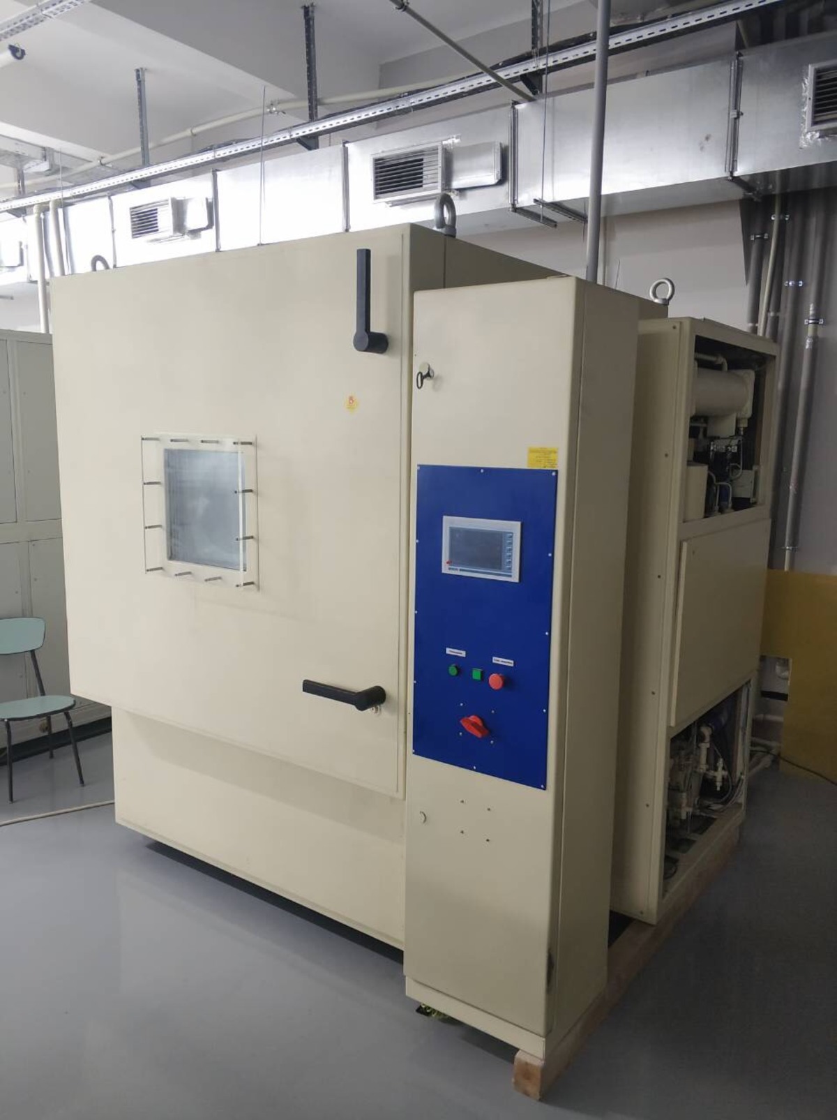 Thermal vacuum chamber (climatic test bench)